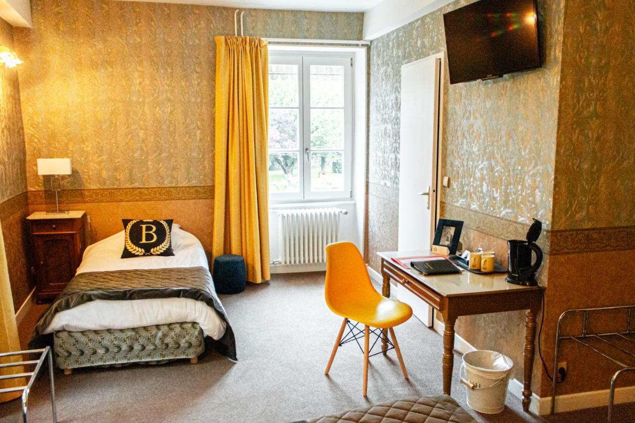 Hotel Le Baron Crémieu Εξωτερικό φωτογραφία