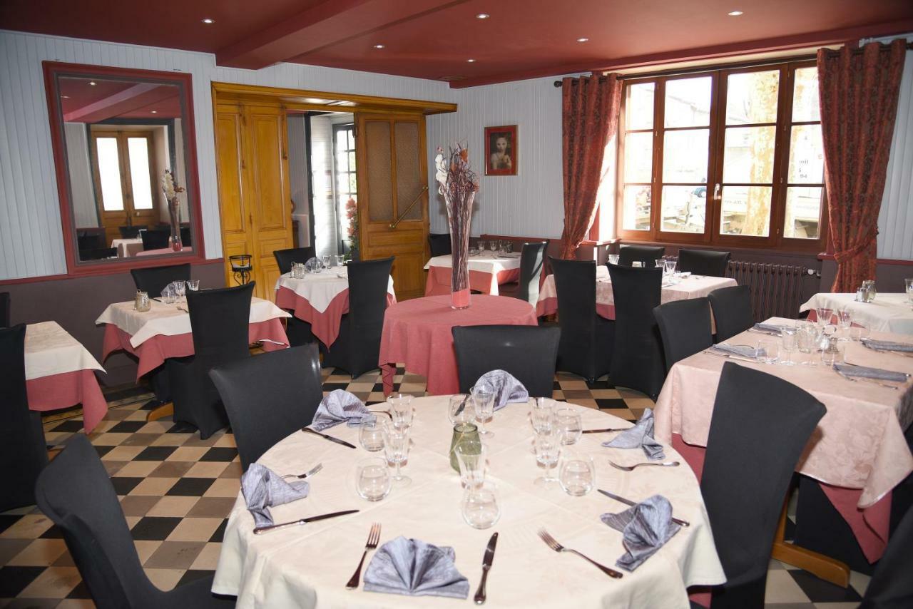 Hotel Le Baron Crémieu Εξωτερικό φωτογραφία